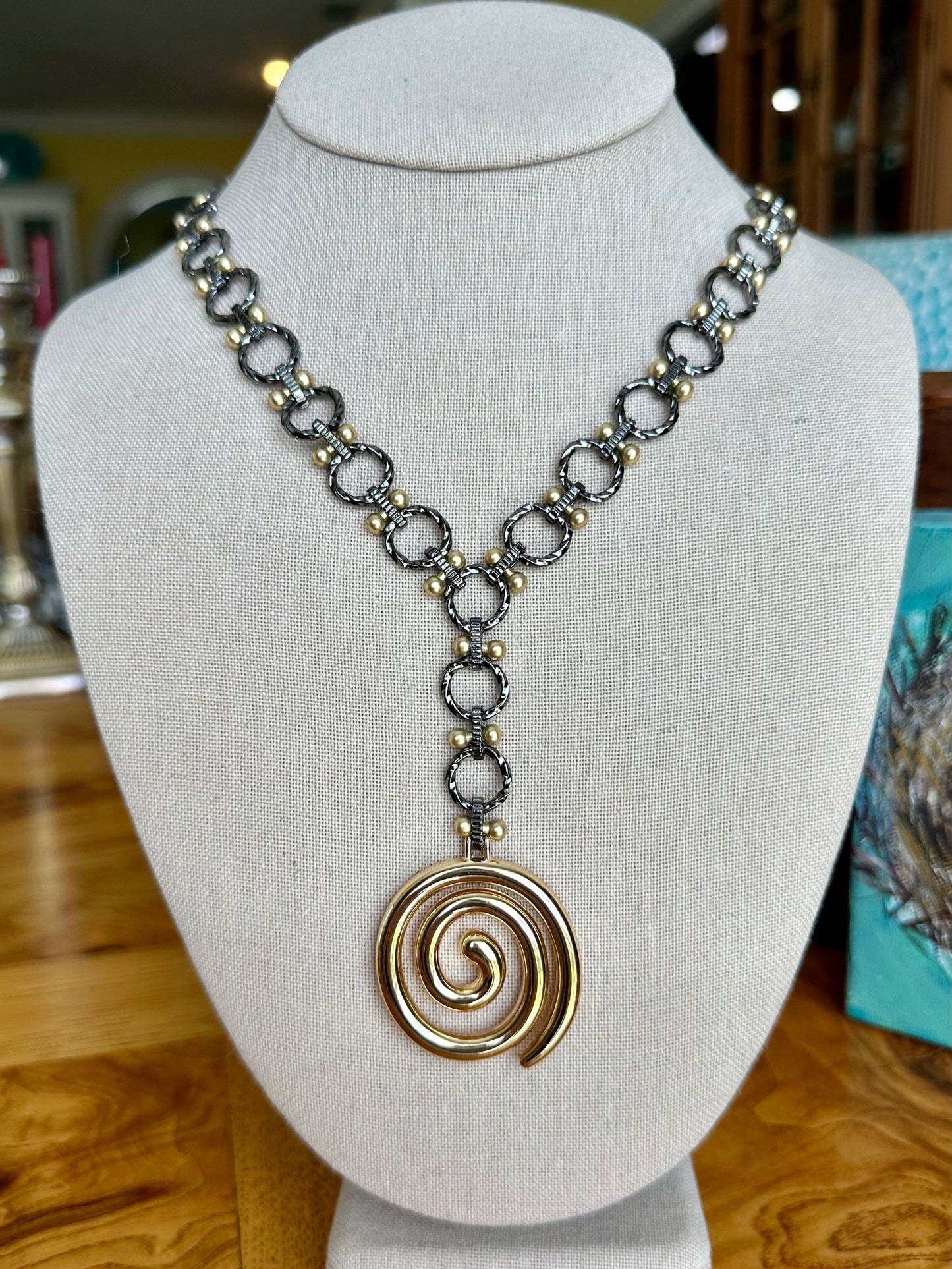 The Labyrinth Necklace