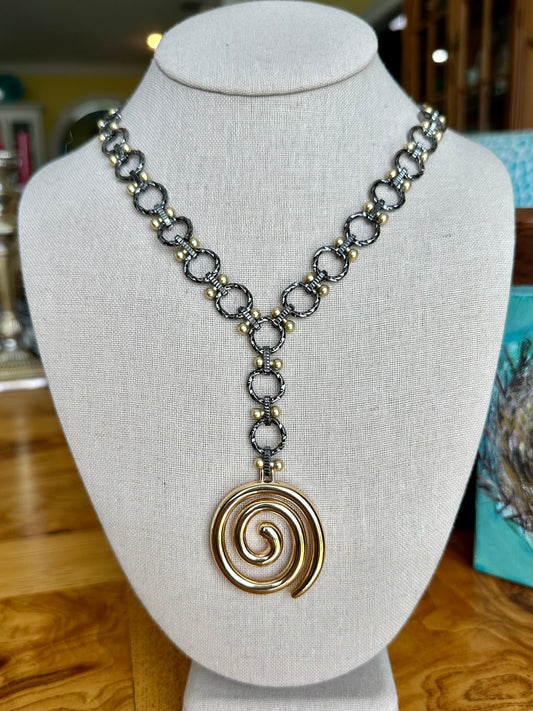 The Labyrinth Necklace