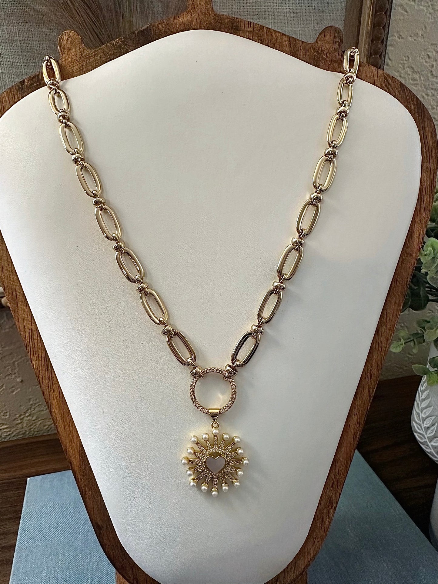 The Cora Necklace